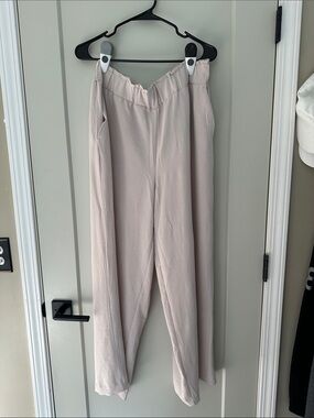 Soft High-Rise Wide Leg Pants in Light Blush